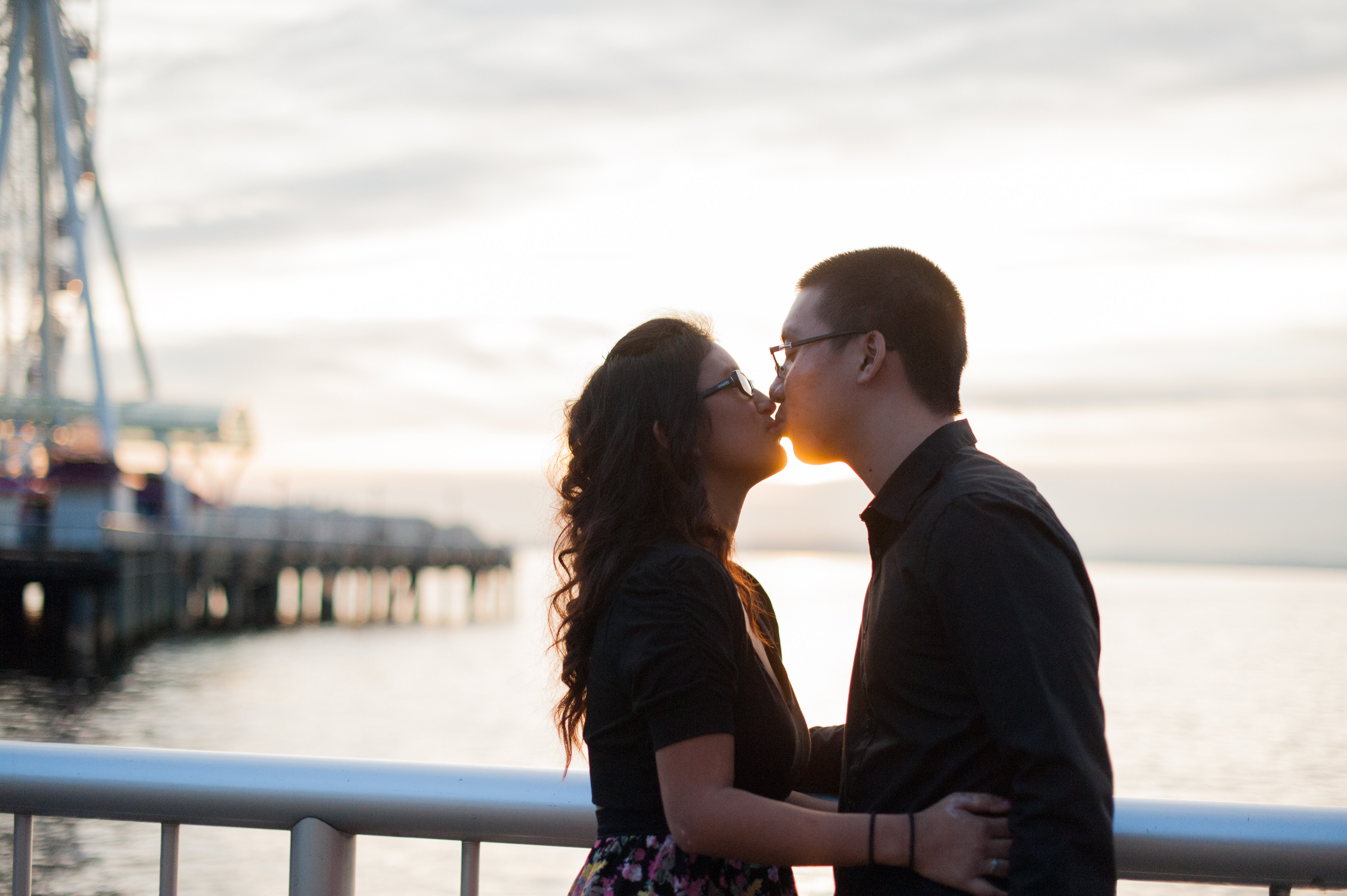 seattle waterfront sunset kiss