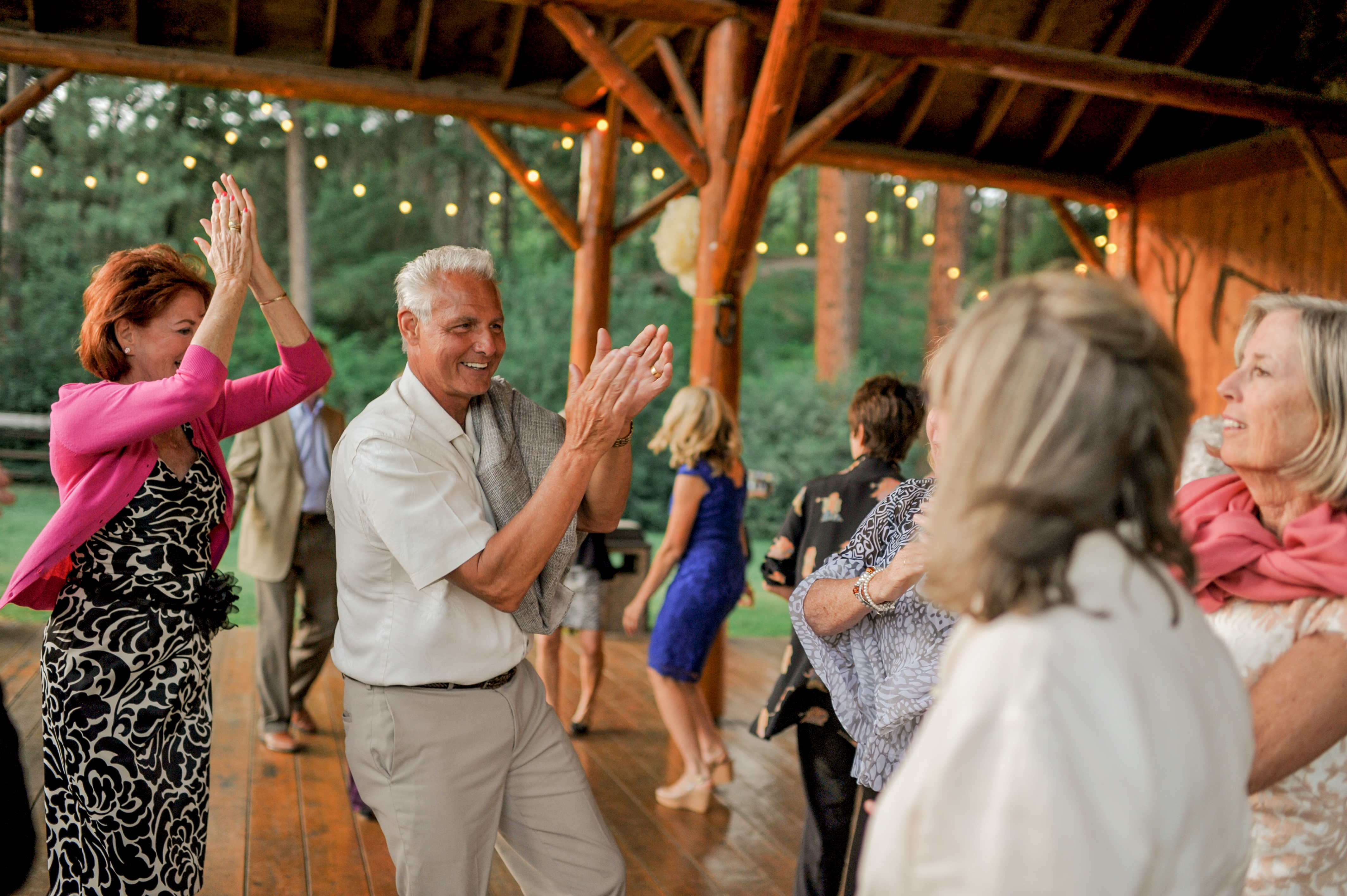 mountain springs lodge leavenworth wedding