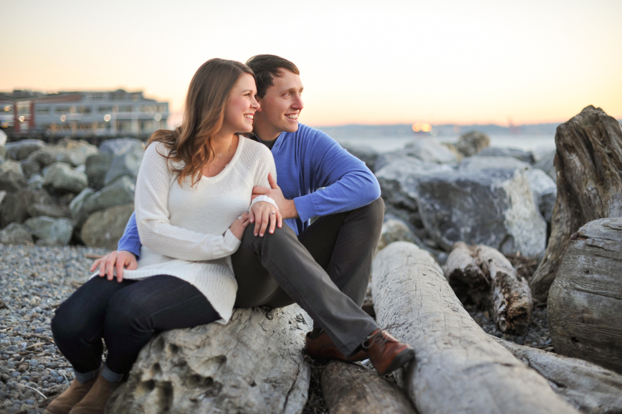 Seattle waterfront engagement session