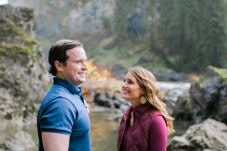 snoqualmie wa foliage engagement photos