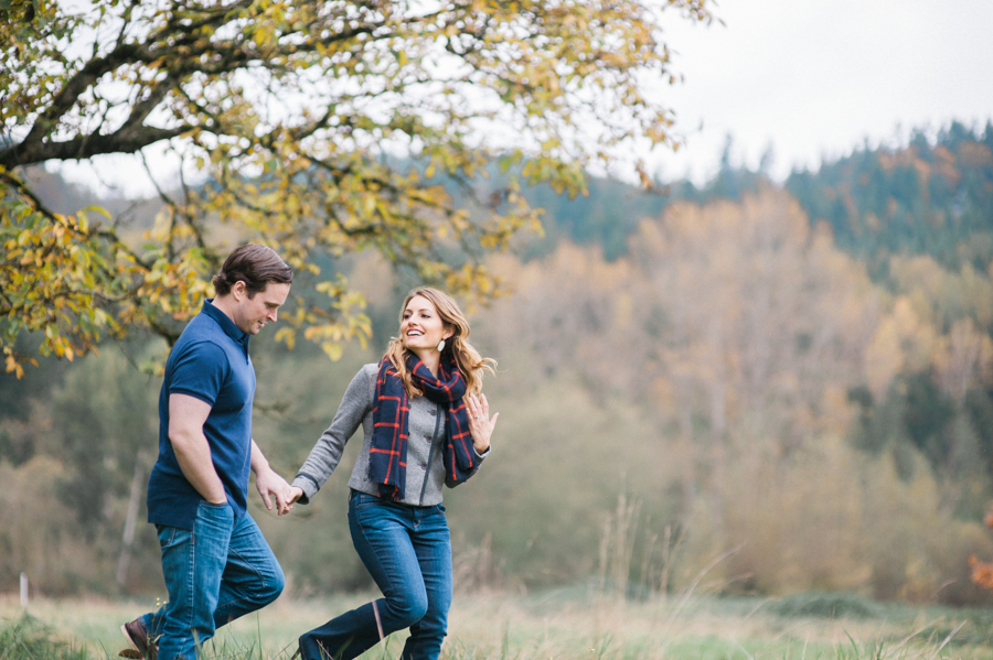 snoqualmie wa foliage engagement photos