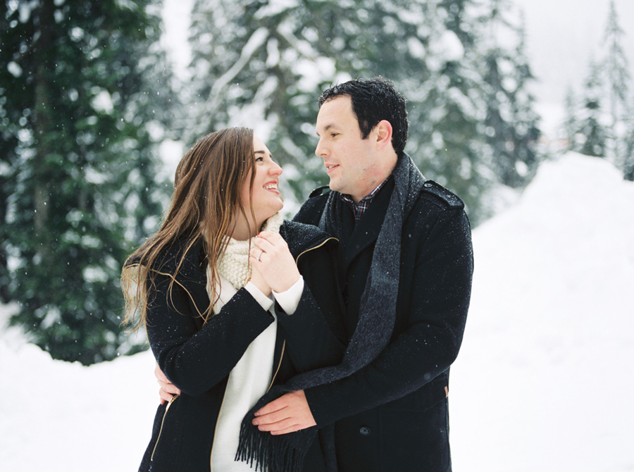 snoqualmie pass snow engagement photos