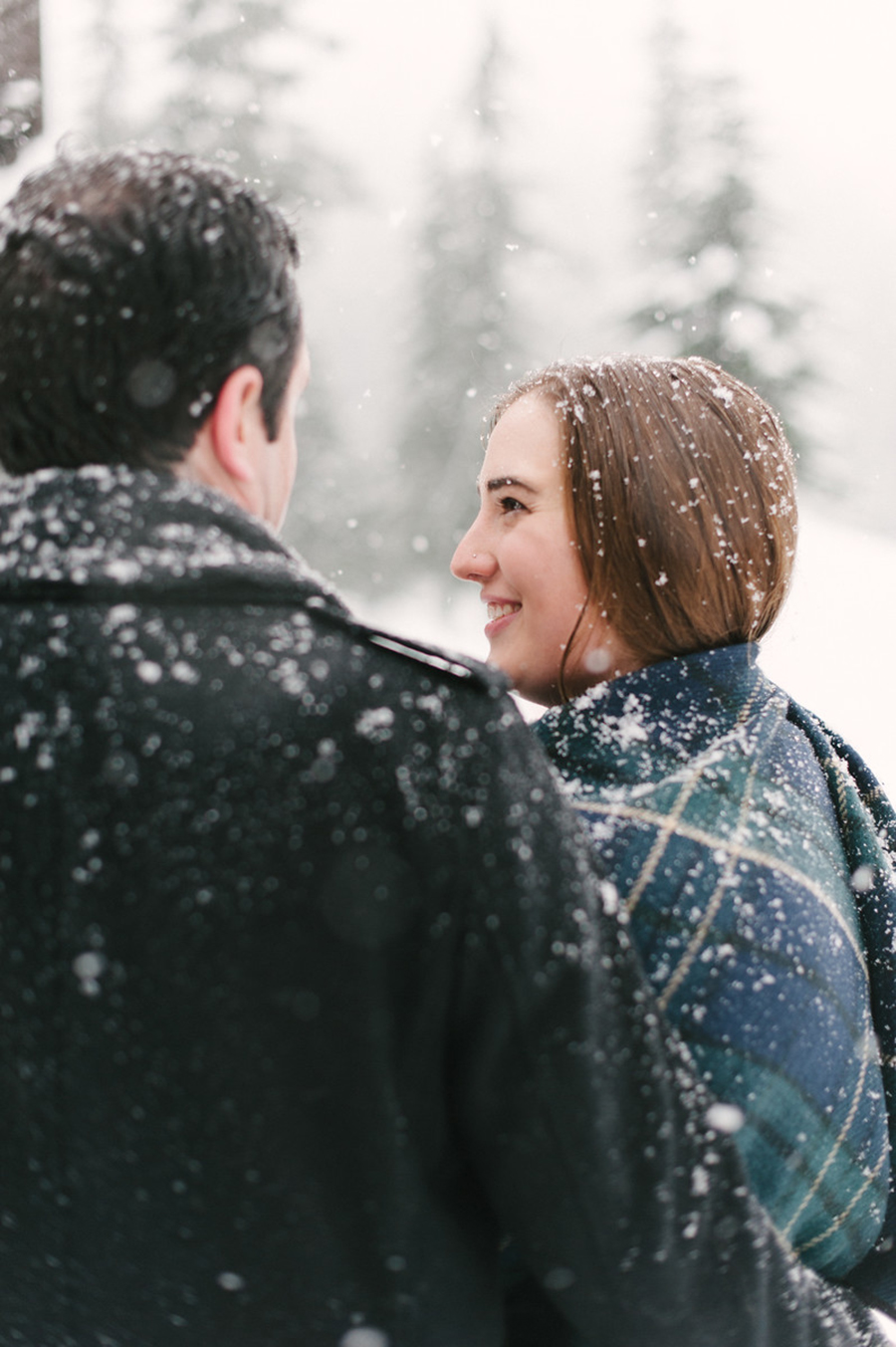 snoqualmie pass snow engagement photos