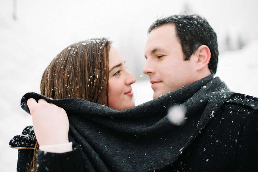 snoqualmie pass snow engagement photos