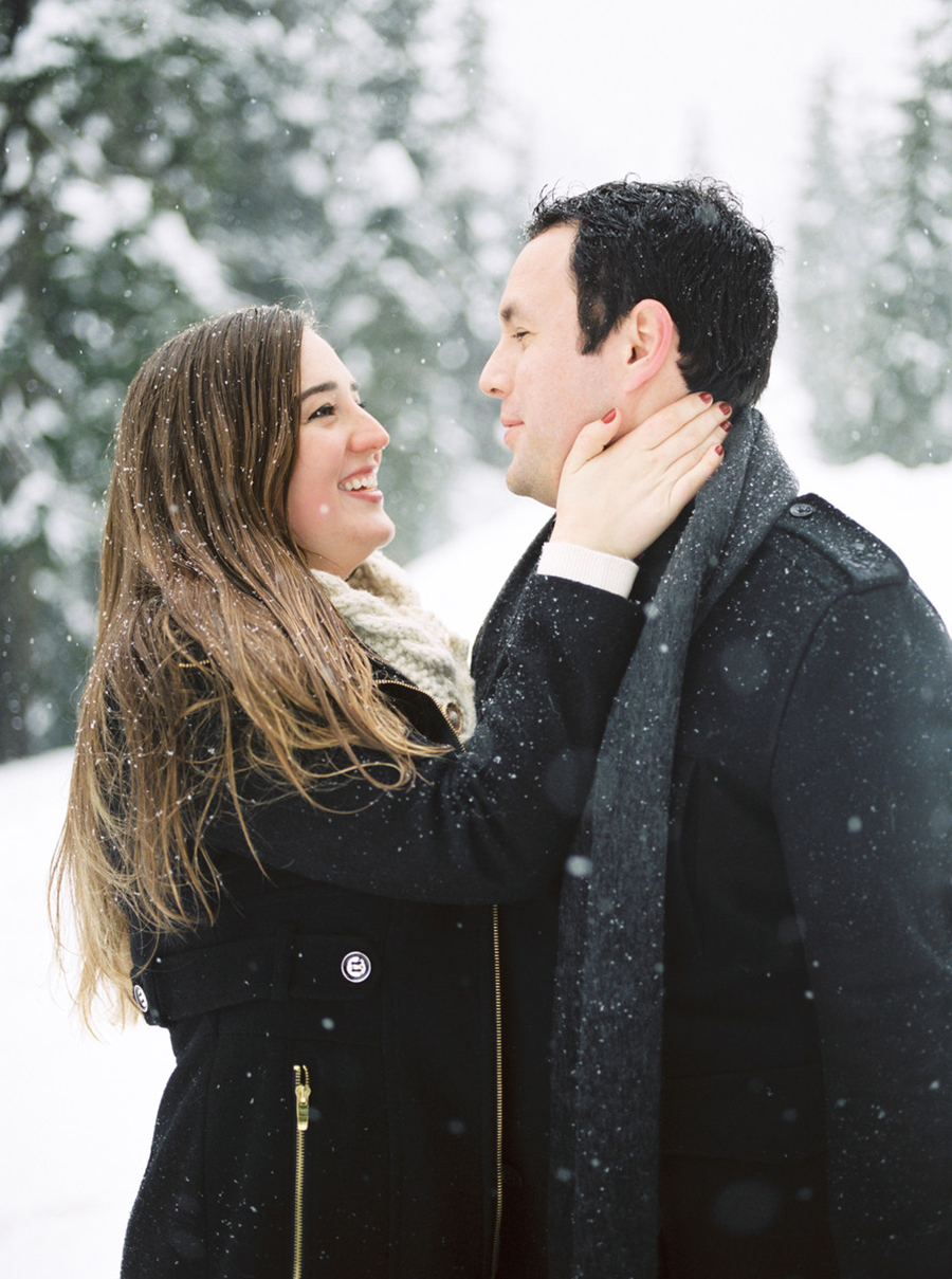 snoqualmie pass snow engagement photos