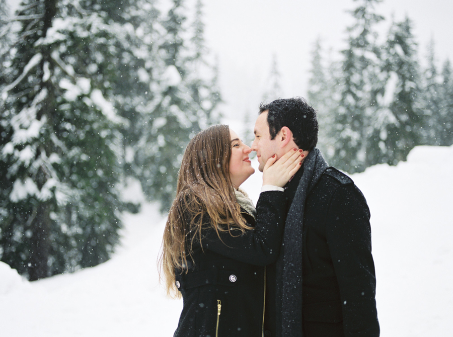 snoqualmie pass snow engagement photos