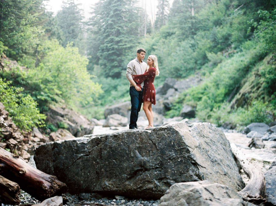 franklin falls snoqualmie engagement photos