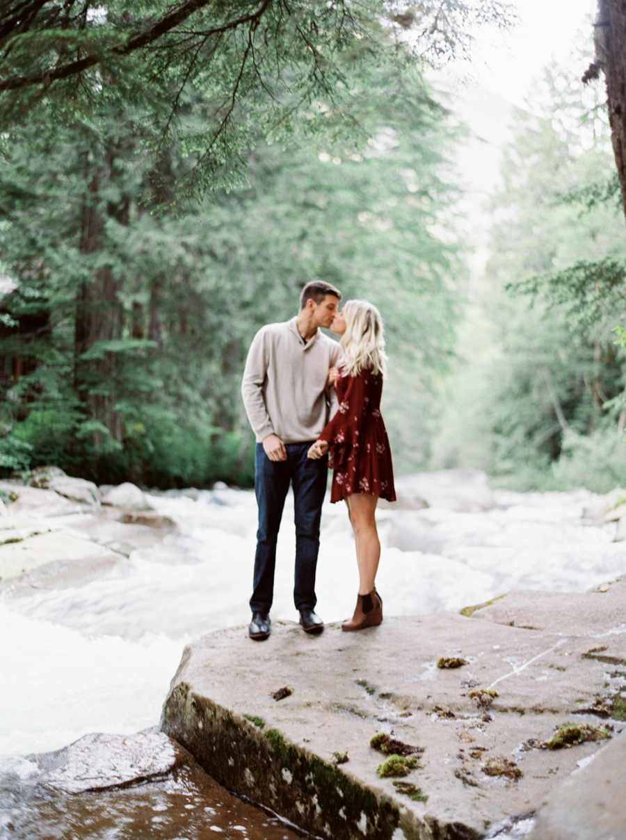 franklin falls snoqualmie engagement photos