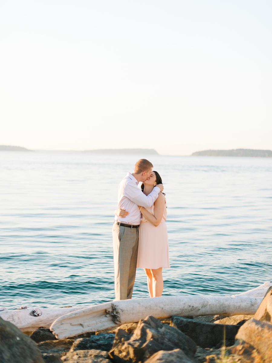 mukilteo-beach-engagement-photos-013