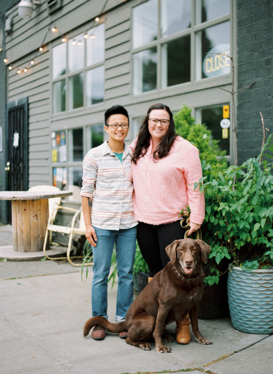 seattle-engagement-photos-film-dog020