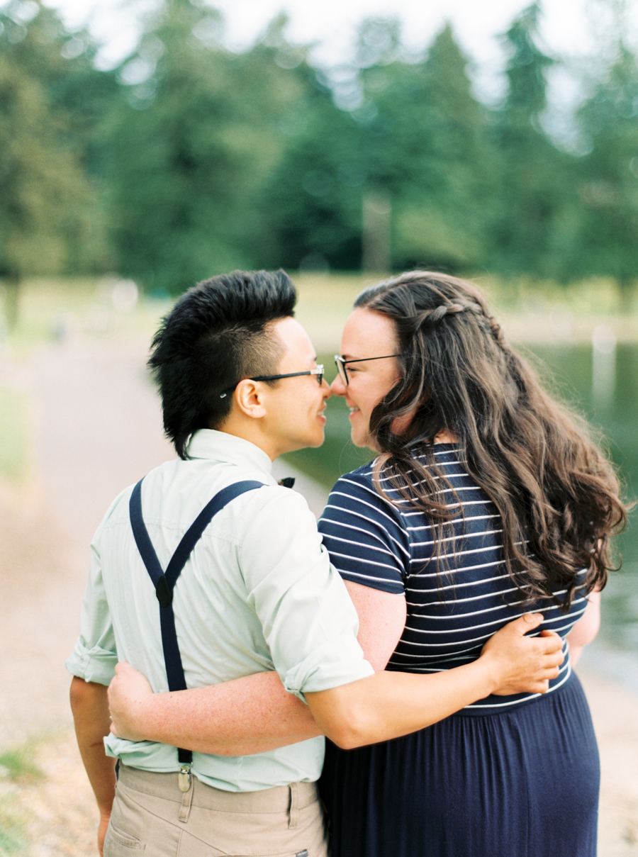 seattle-engagement-photos-film-dog021