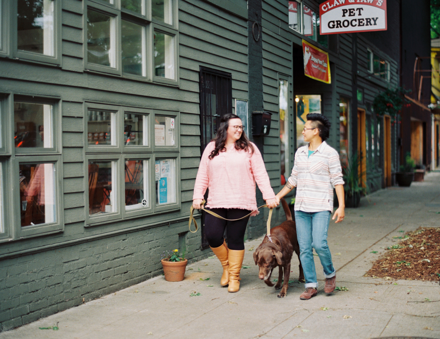 seattle-engagement-photos-film-dog025