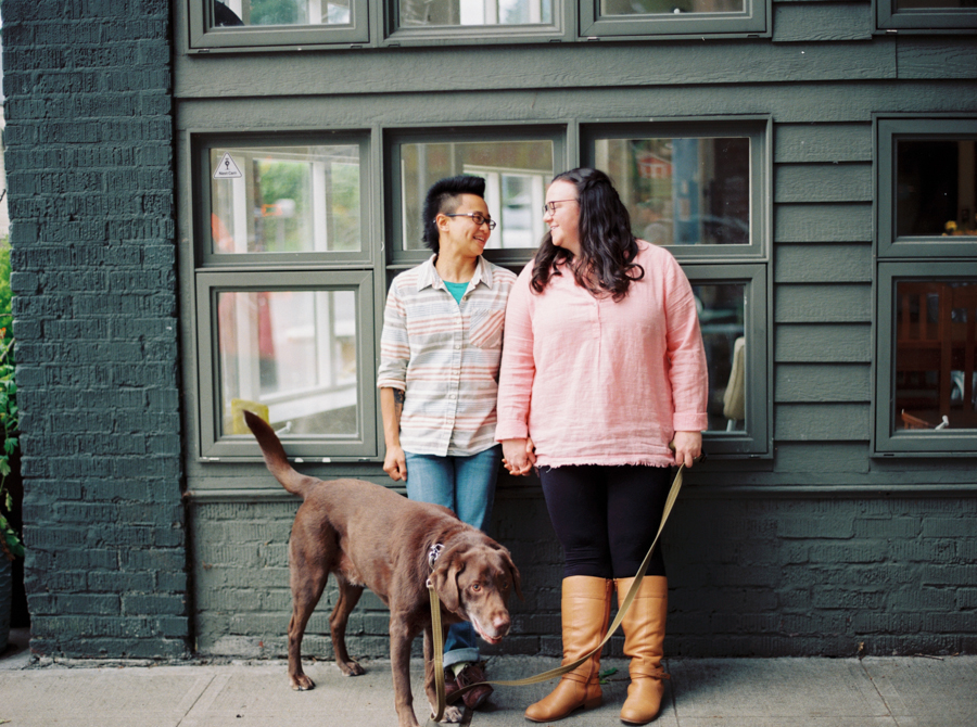 seattle-engagement-photos-film-dog028