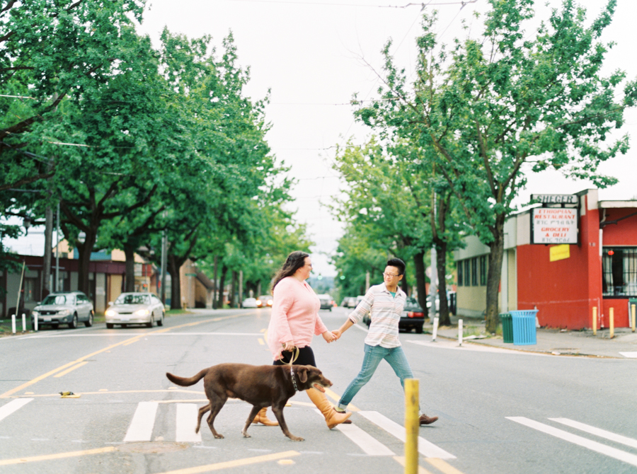 seattle-engagement-photos-film-dog033