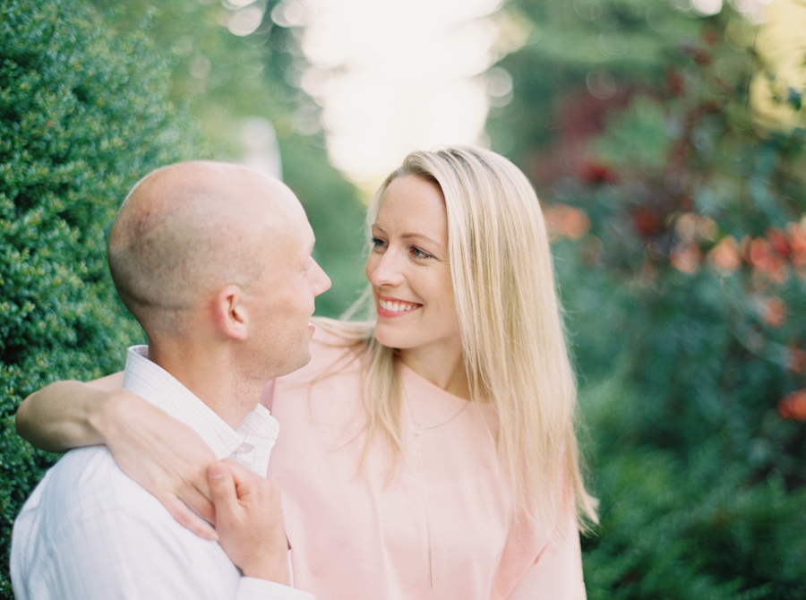 Seattle-Engagement-Photos-Rose-Garden0006