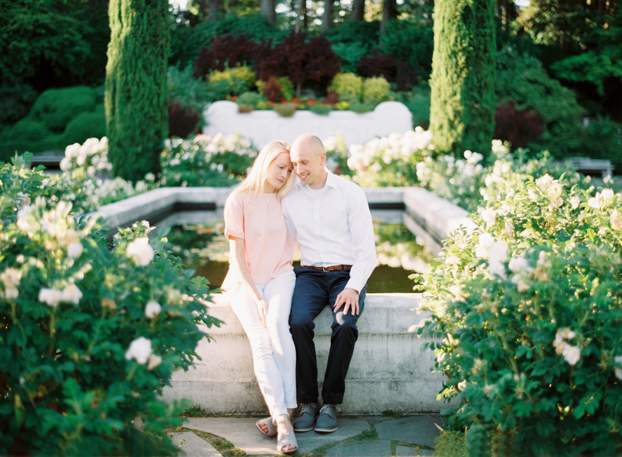 Seattle-Engagement-Photos-Rose-Garden0009