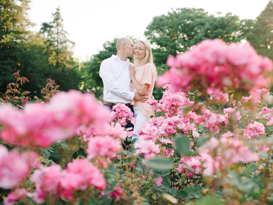 Seattle-Engagement-Photos-Rose-Garden0015