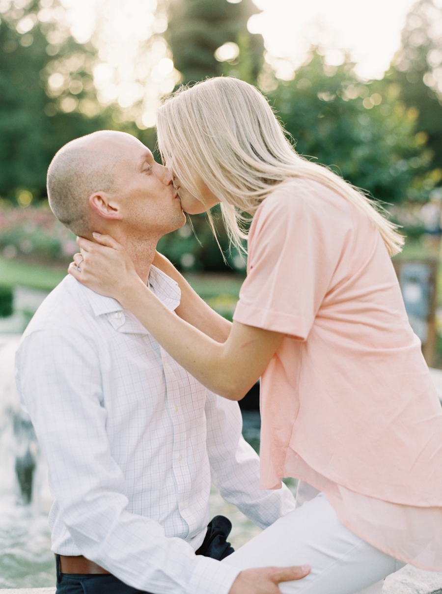 Seattle-Engagement-Photos-Rose-Garden0020