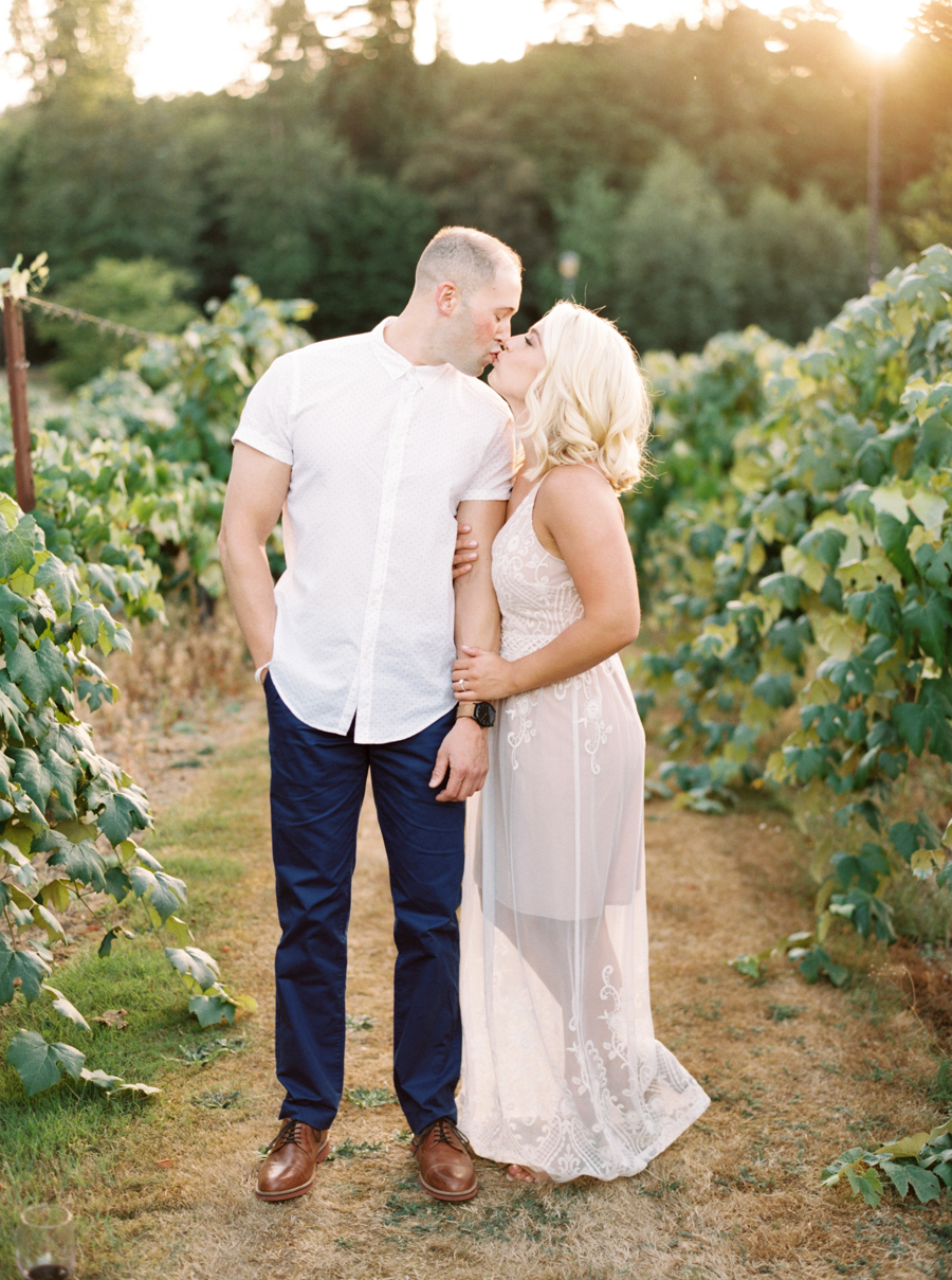 vineyard-engagement-photos-film0002