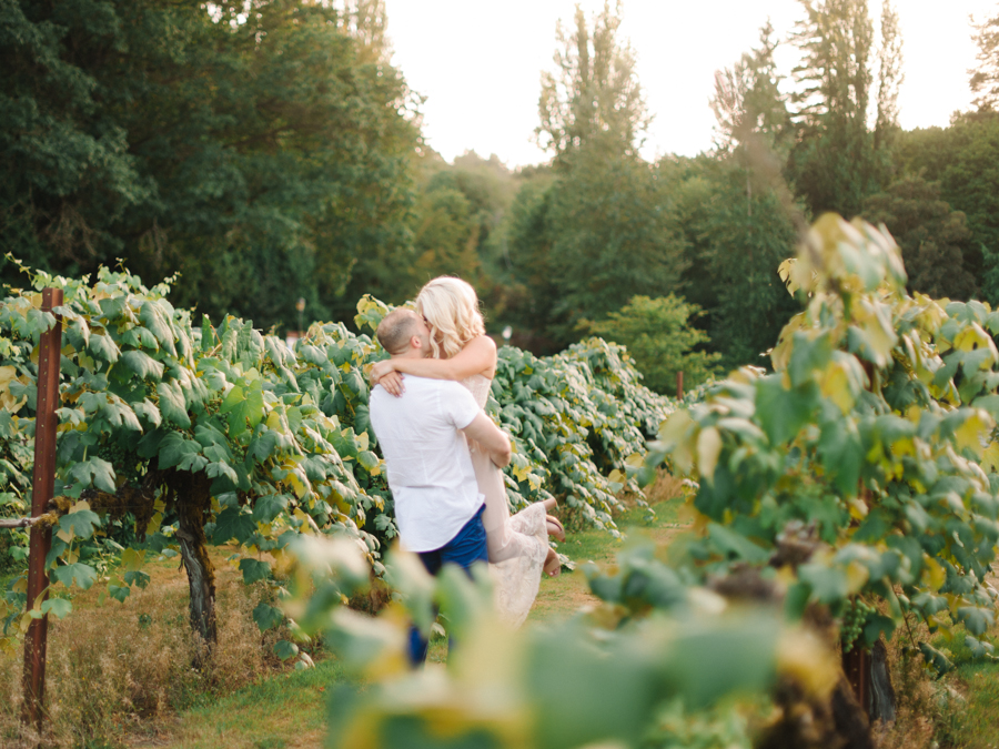 vineyard-engagement-photos-film0021