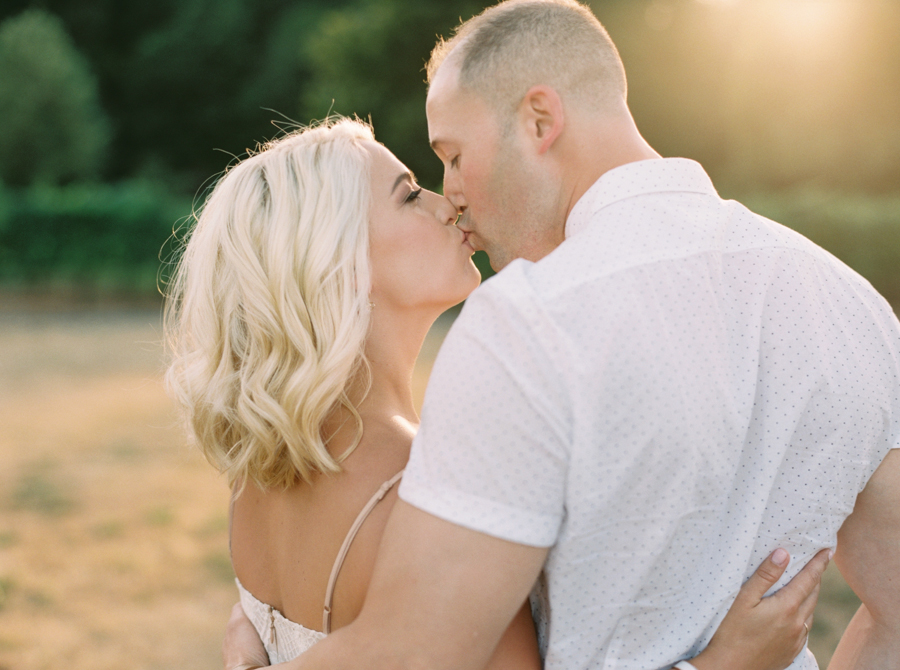 vineyard-engagement-photos-film0028