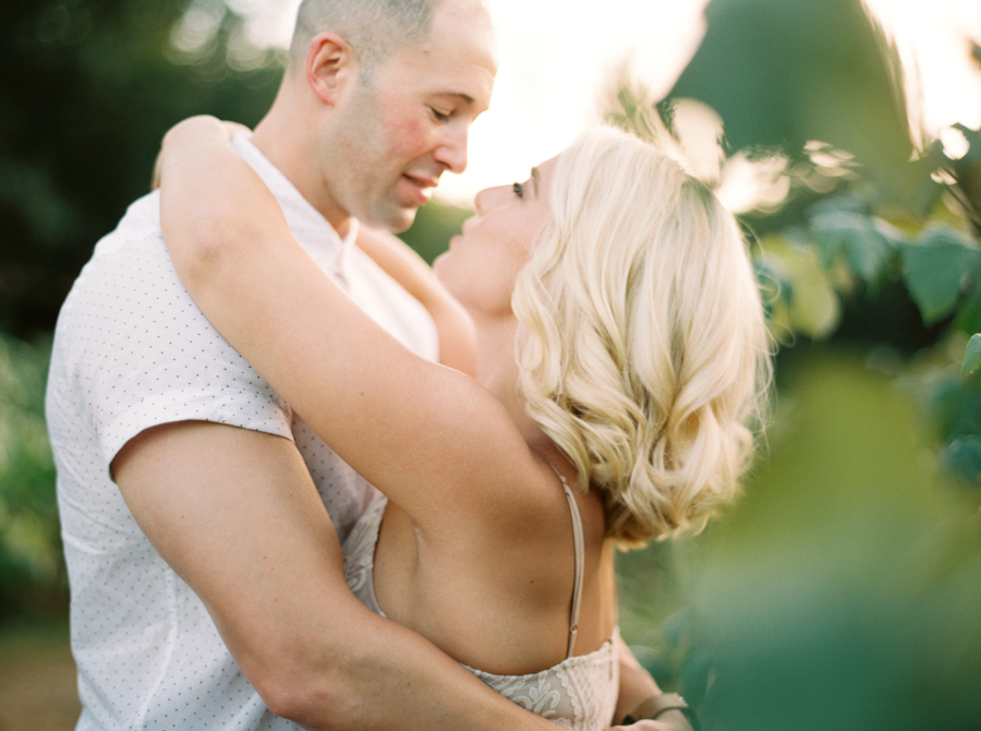 vineyard-engagement-photos-film0031