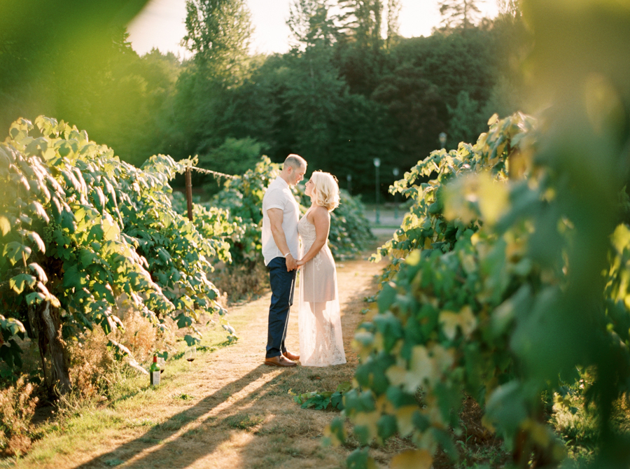 vineyard-engagement-photos-film0038