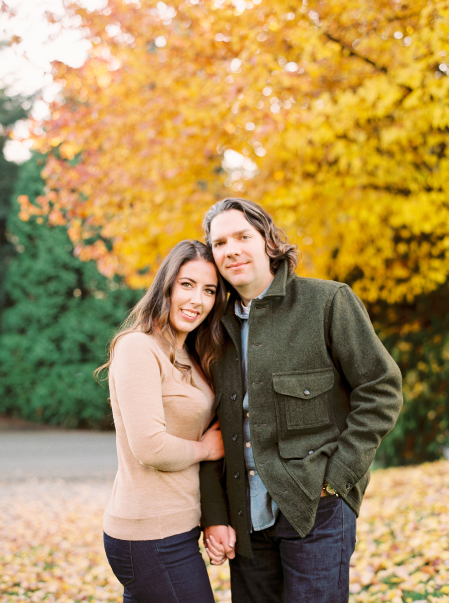 seattle-fall-foliage-engagement-photos-film-003