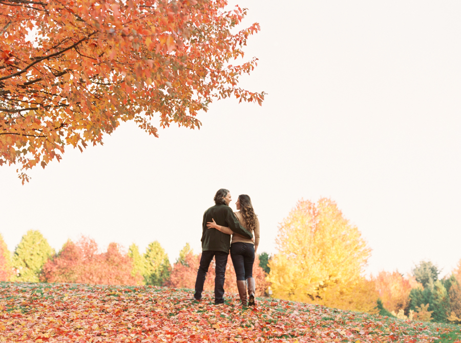 seattle-fall-foliage-engagement-photos-film-105