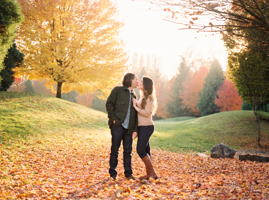 seattle-fall-foliage-engagement-photos-film-110