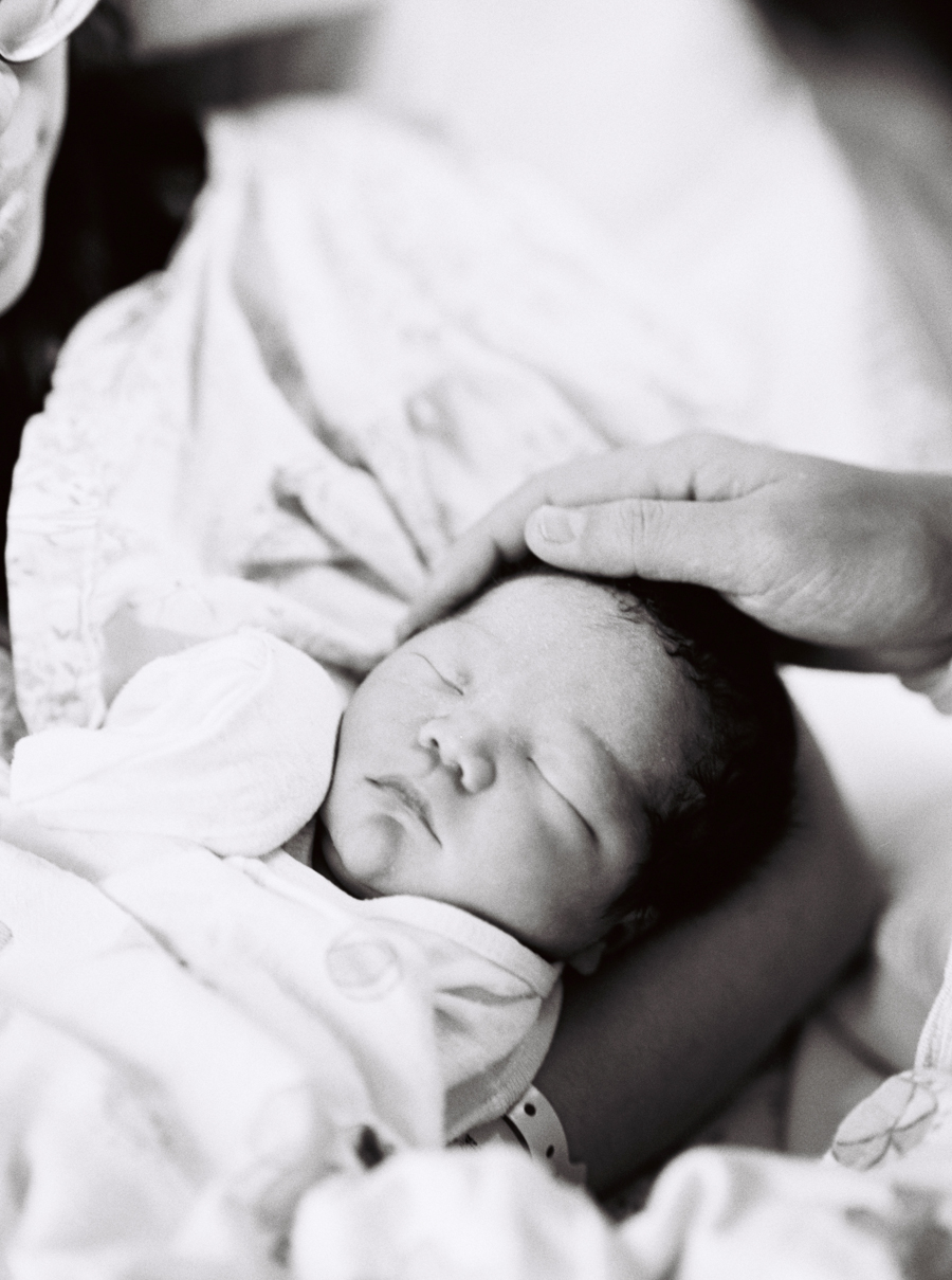 seattle-birth-photographer-film-newborn-005