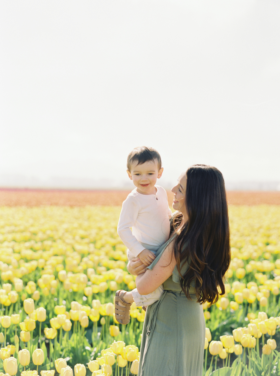 seattle-family-photographer-film-tulips-002