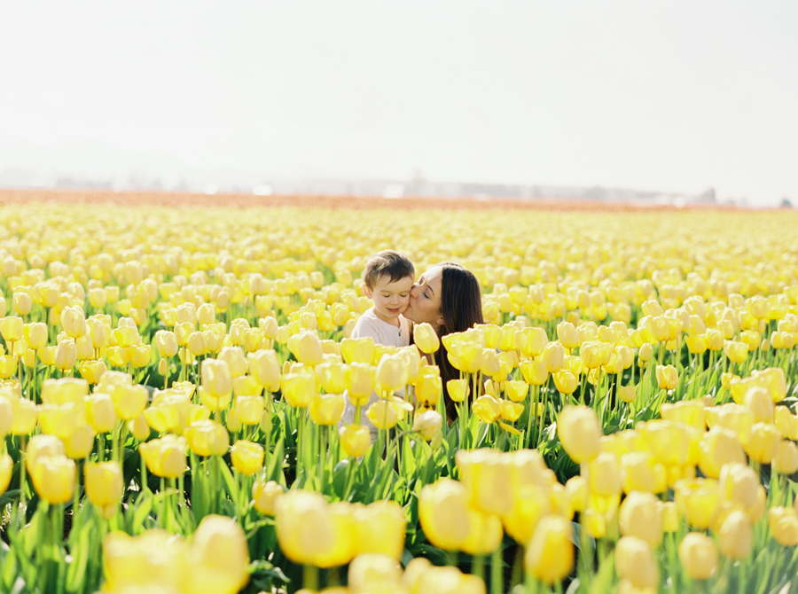 seattle-family-photographer-film-tulips-043