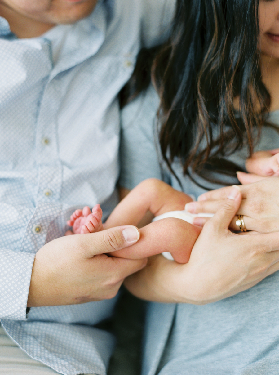 seattle-newborn-photographer-film-002