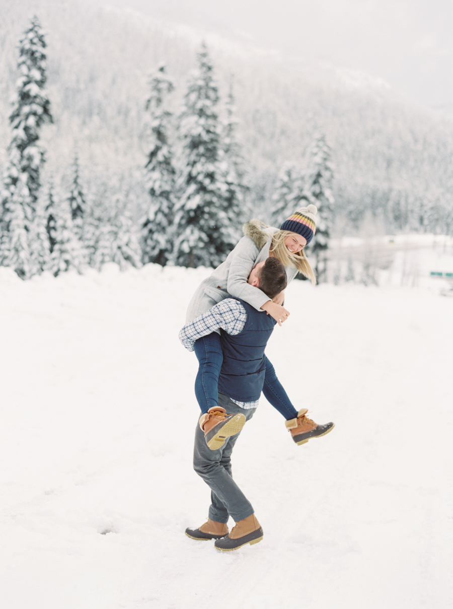 snoqualmie-pass-engagment-photos-snow-film-083