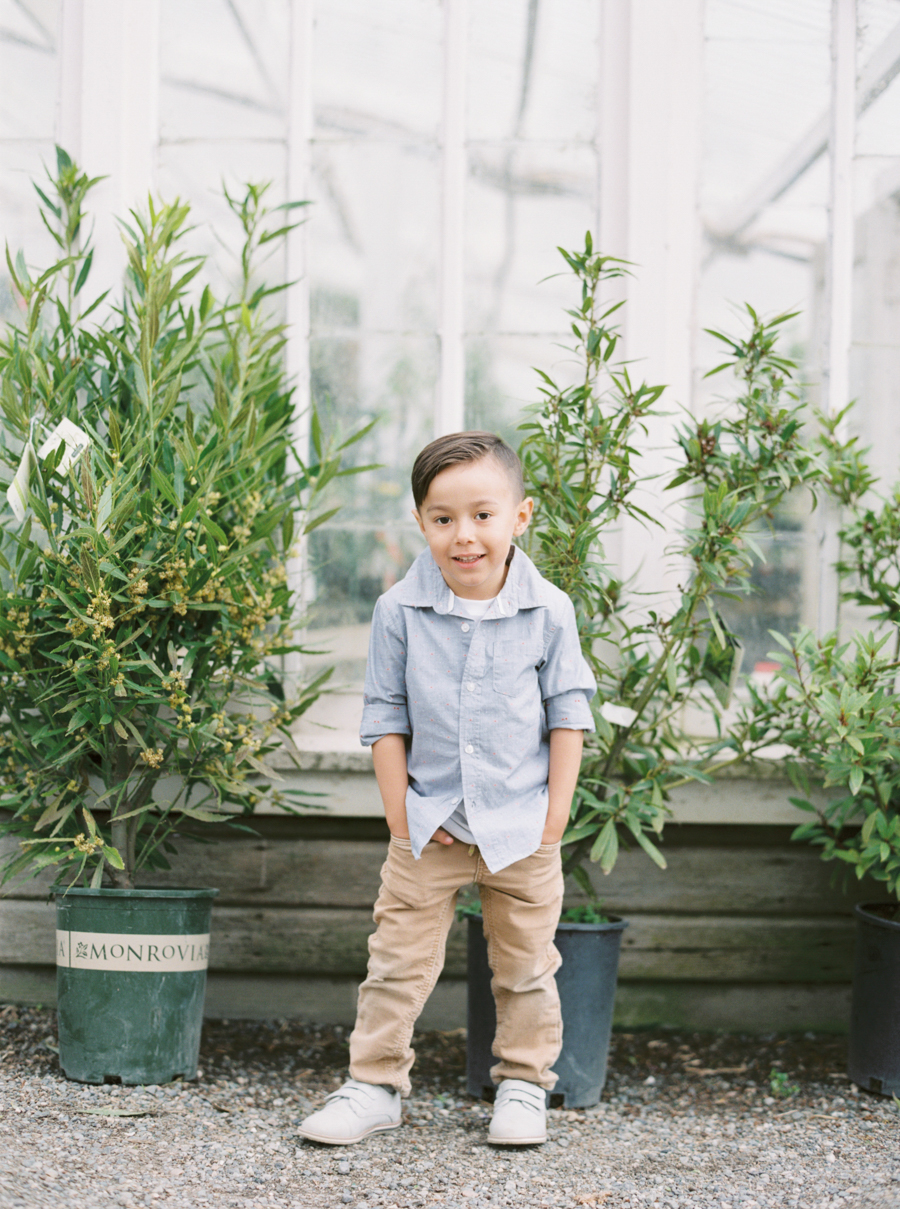 christiansons-nursery-photographer-family-portraits-008