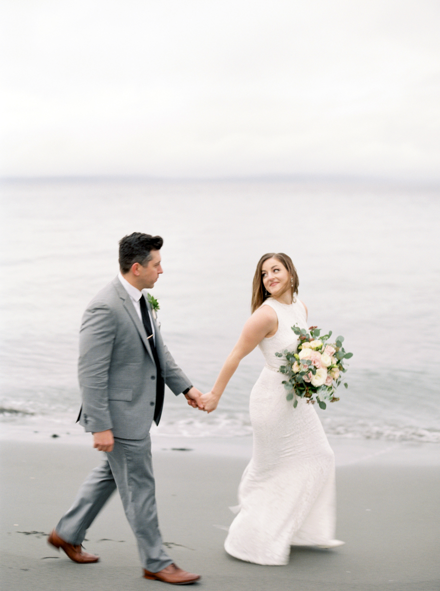 rainy seattle elopement on film