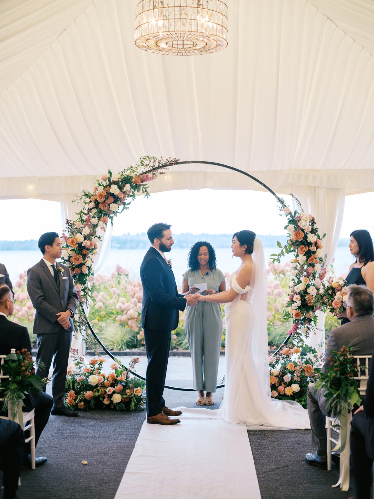 woodmark hotel kirkland wedding ceremony