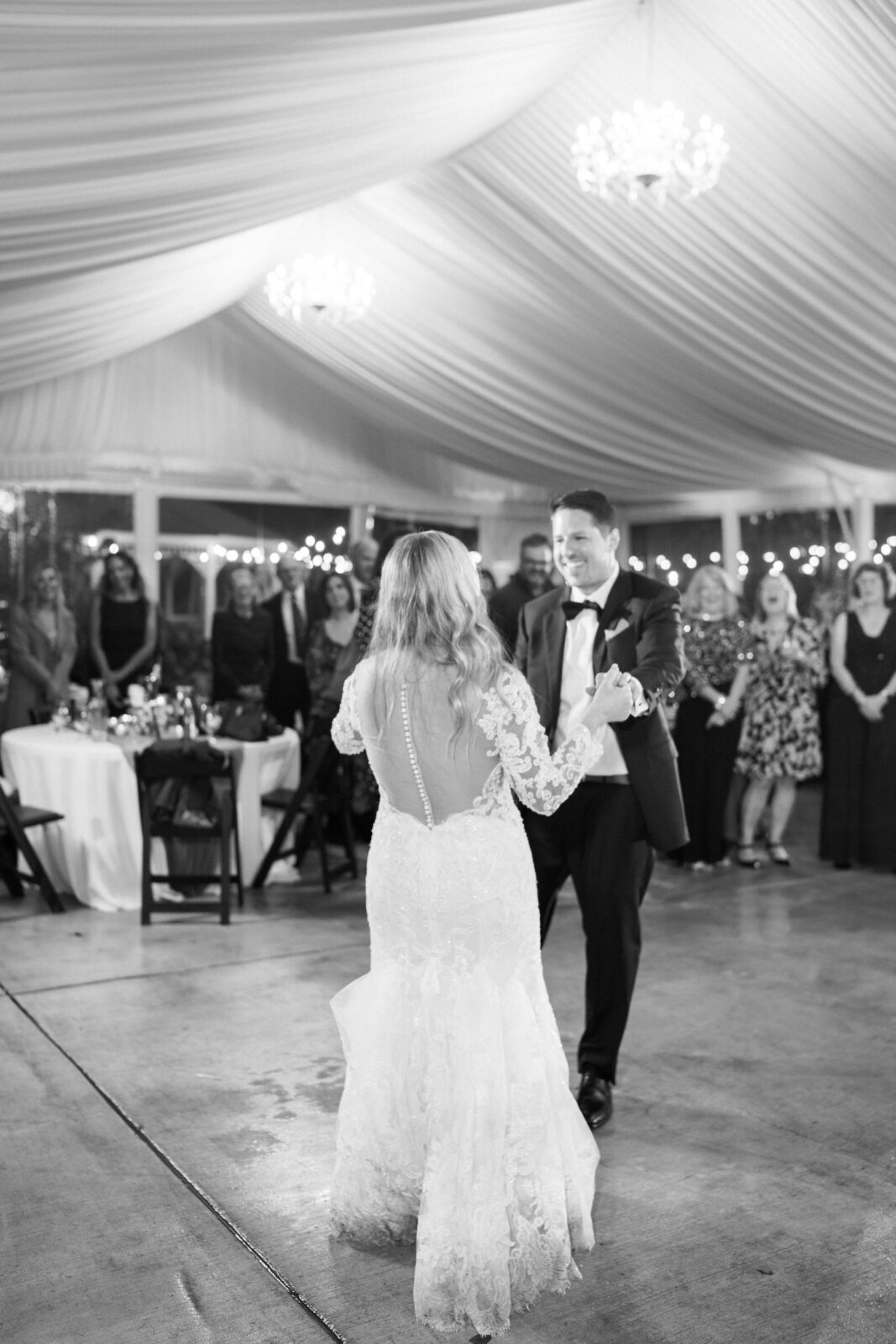 fox-hollow-farm-wedding-reception-candid