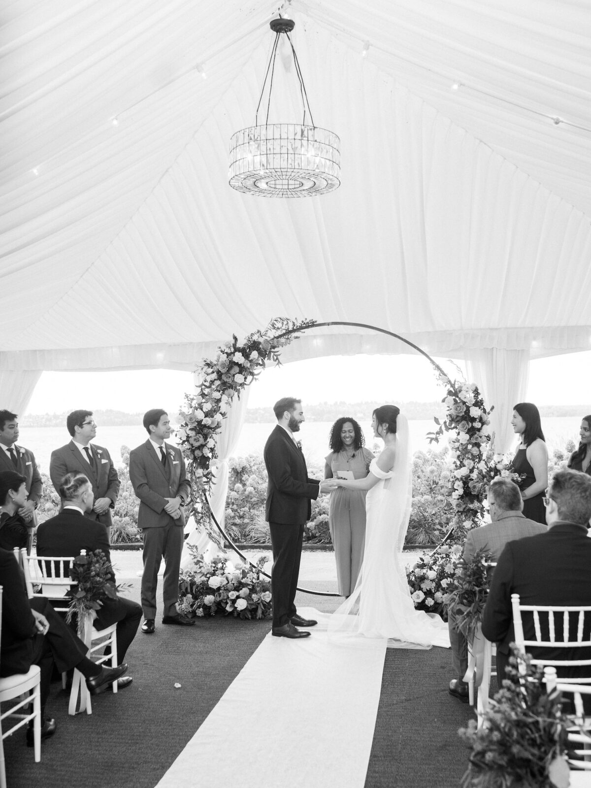 woodmark hotel kirkland wedding ceremony