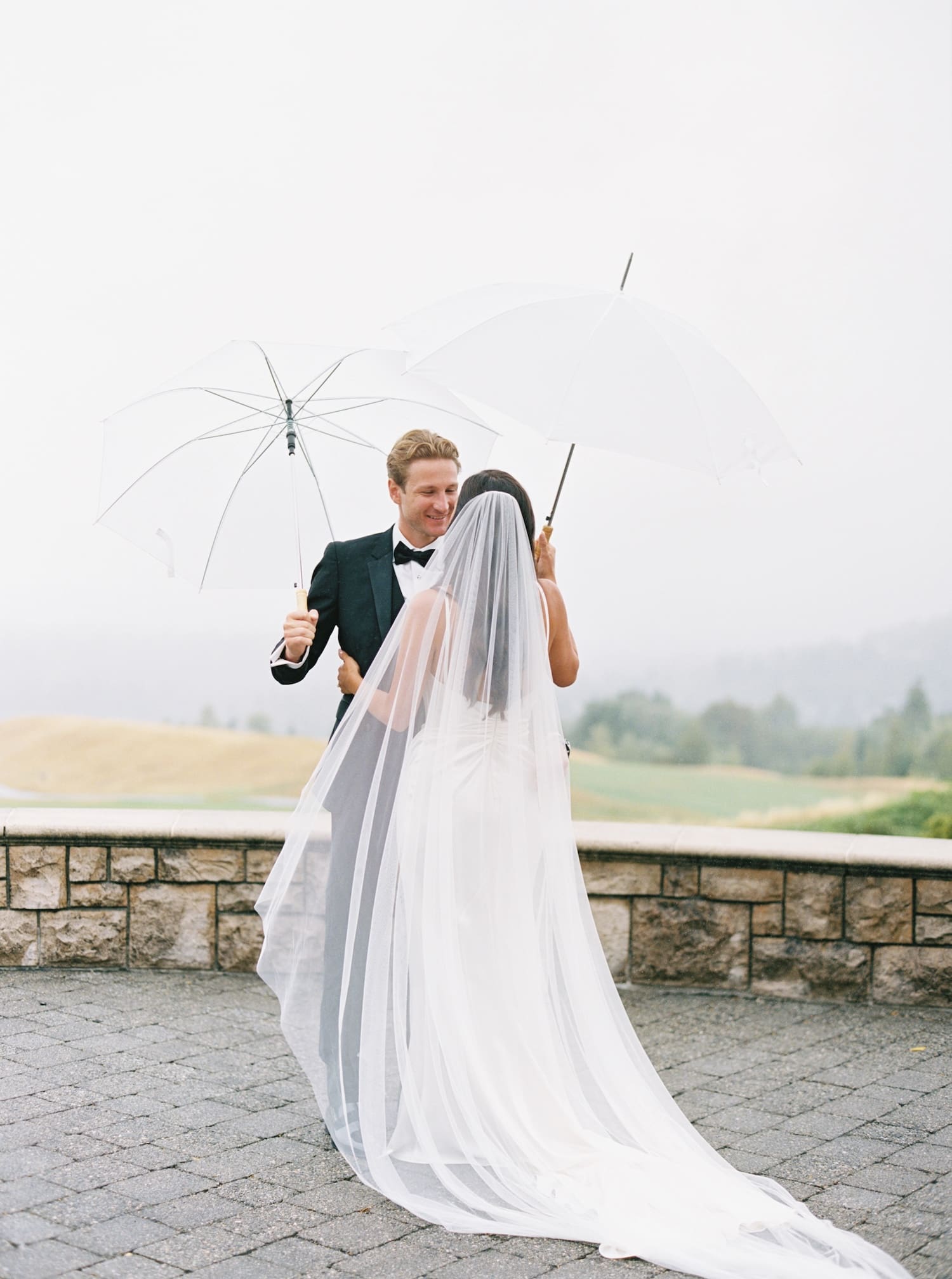 Wedding at Newcastle Golf Club first look