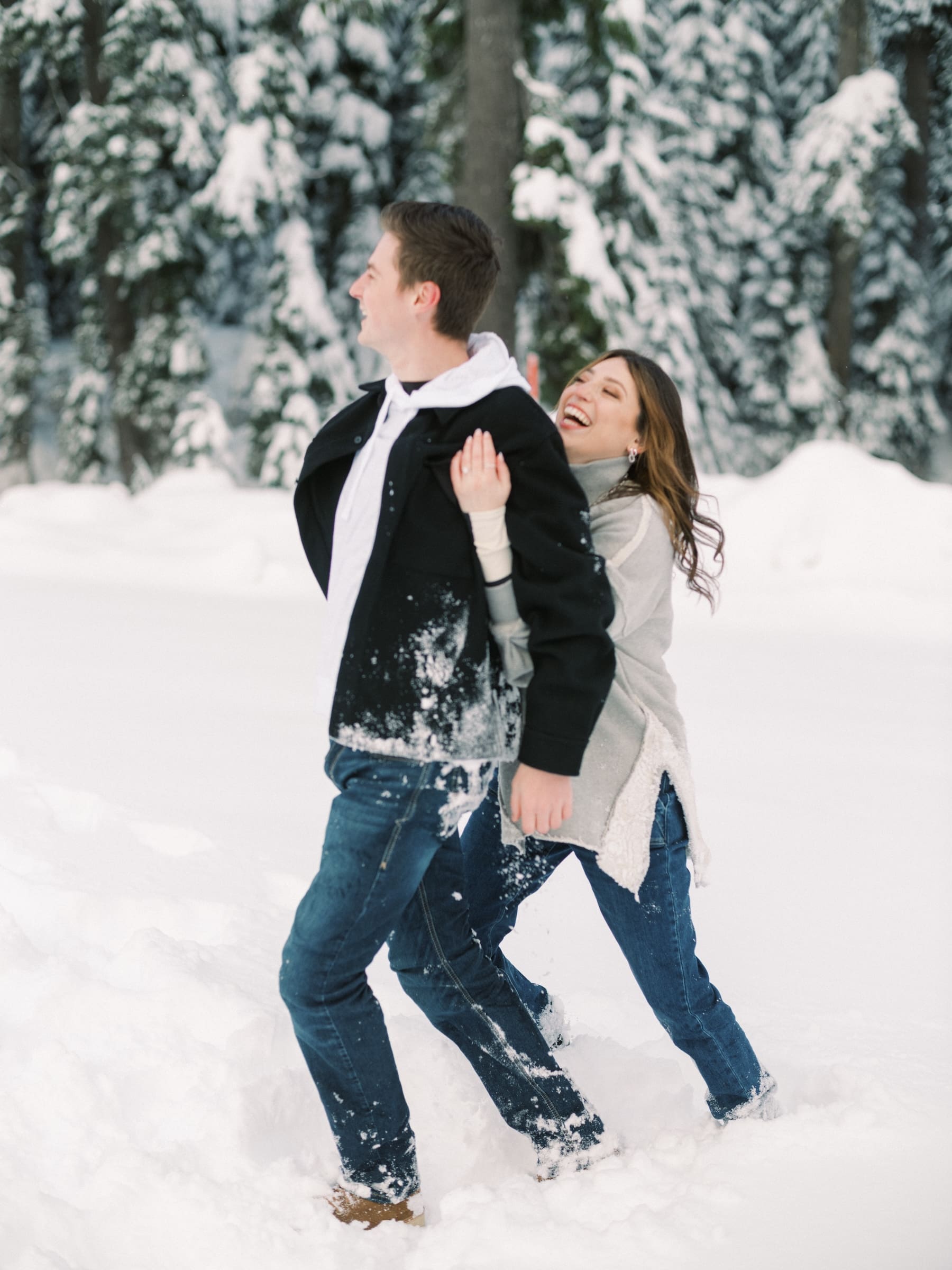 alpental snowy engagement photos