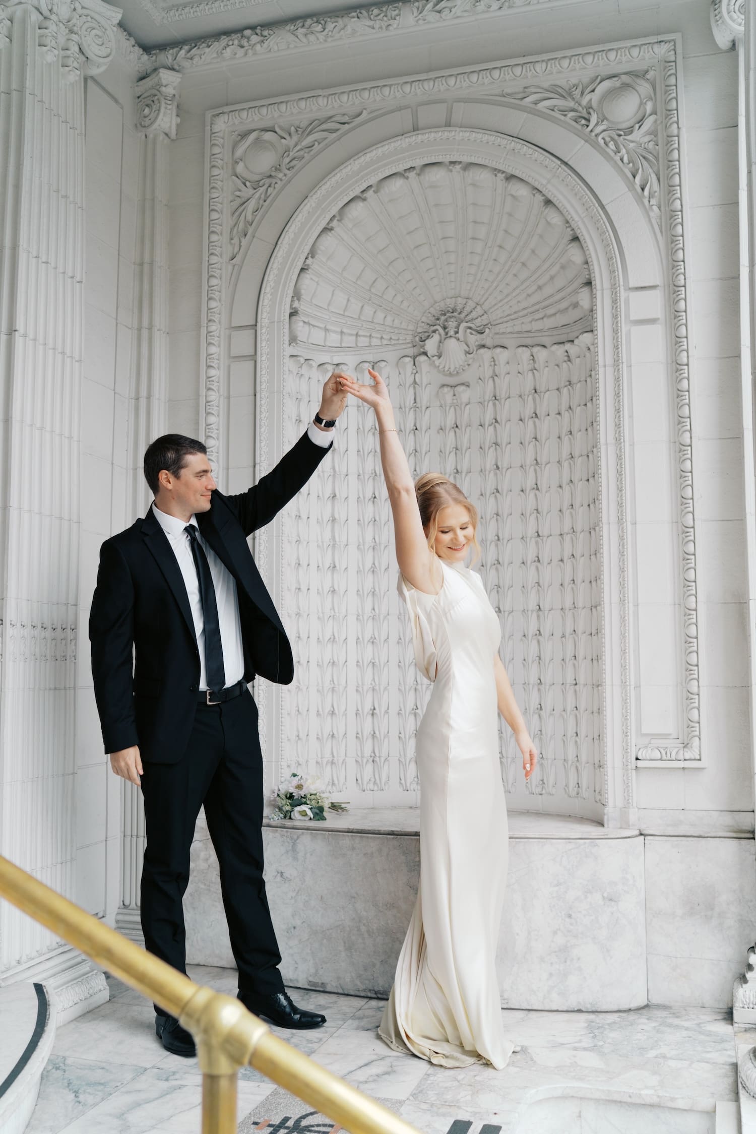 seattle courthouse elopement on a rainy day , pioneer square photos
